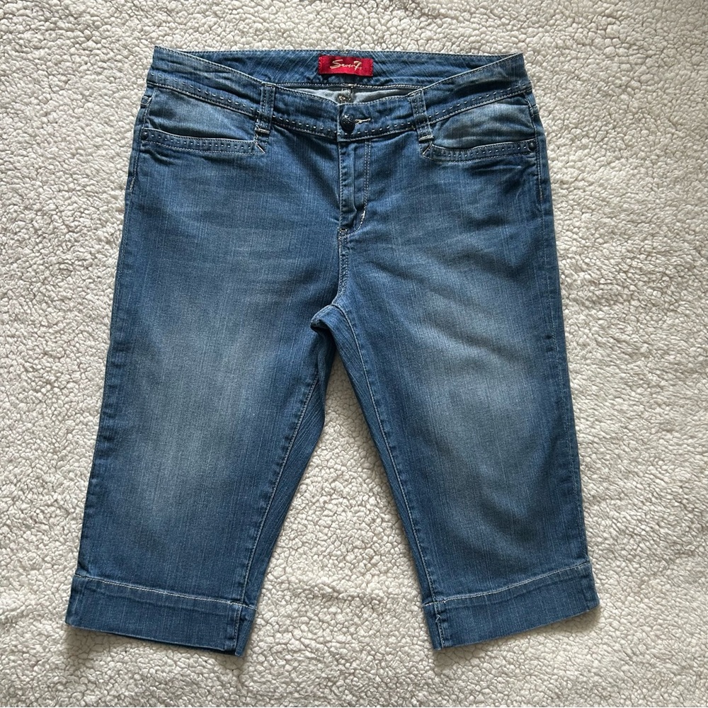 Seven7 Blue Capri Jeans with Distressed Look